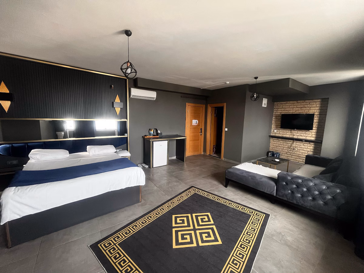 Deluxe Studyo Görsel 1